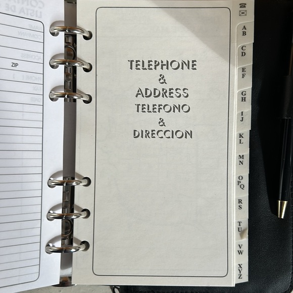 NWT Leather Zip - Around Organizer - Picture 13 of 16